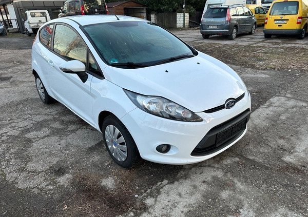 Ford Fiesta cena 18499 przebieg: 170600, rok produkcji 2011 z Kłodawa małe 137